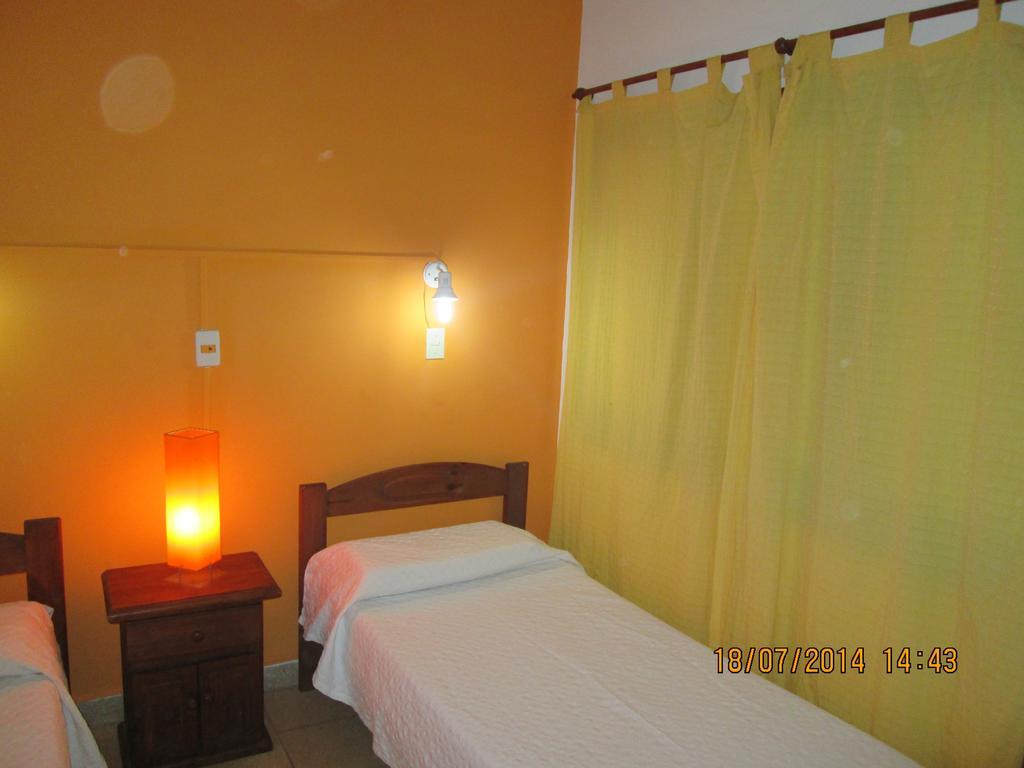 Nuevo Hotel Belgrano San Nicolás de los Arroyos Zimmer foto